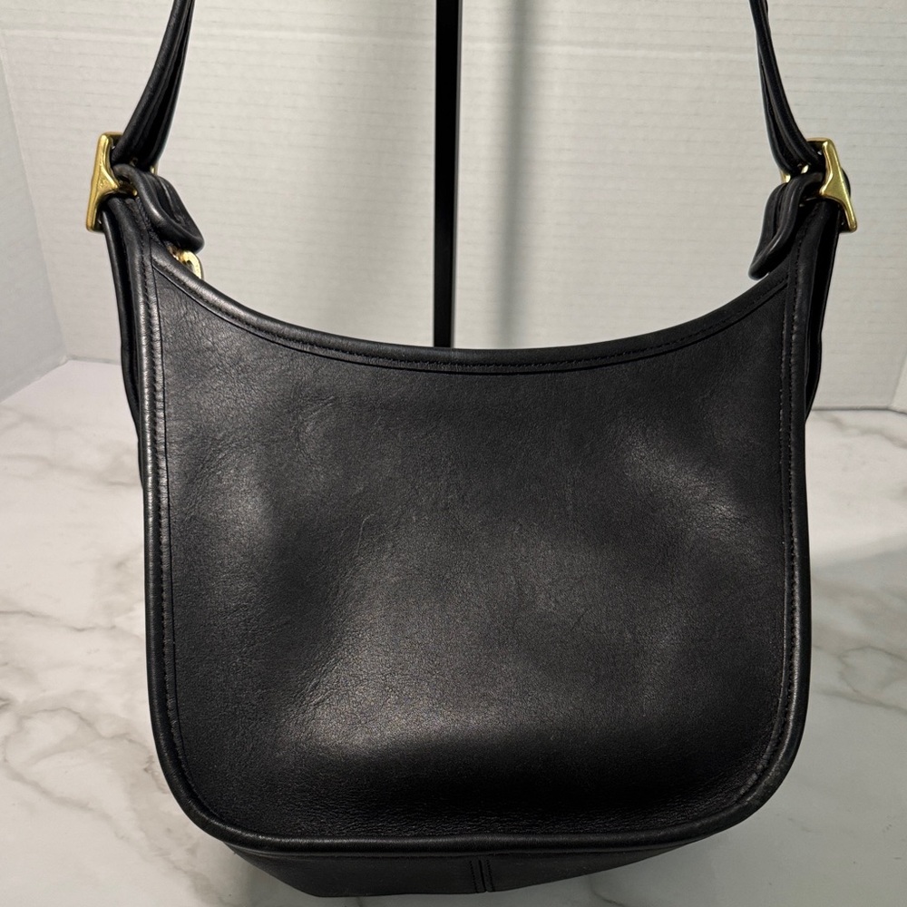 Authentic Coach Janice Legacy #9950 Crossbody Bag. Preloved.